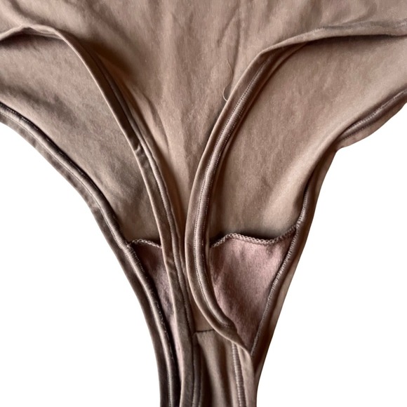 SKIMS Fits Everybody High Waisted Thong Panty Seamless Comfort Lingerie XL - Picture 3 of 8